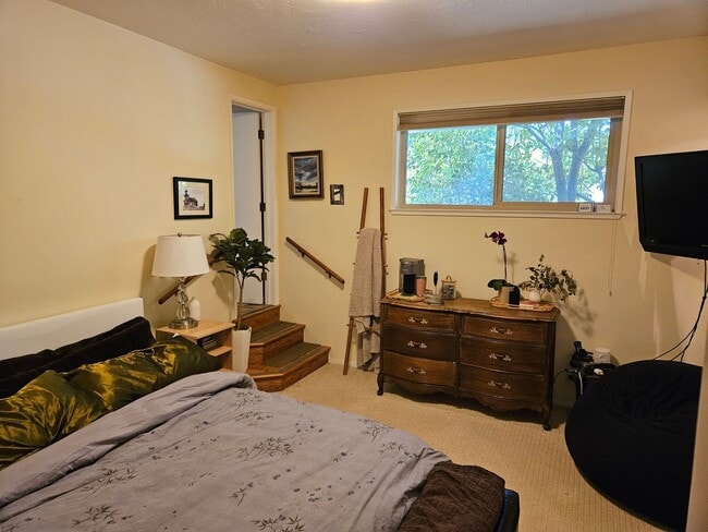 Building Photo - 1 Bedroom 1 Bathroom attached apartment wi...