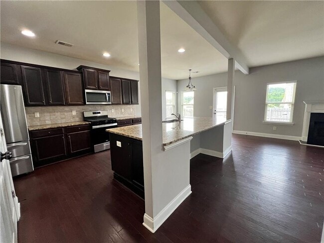 Building Photo - 3522 Fallen Oak Dr