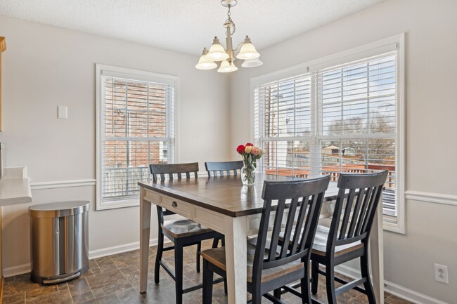 Building Photo - 1307 Bluebonnet Dr