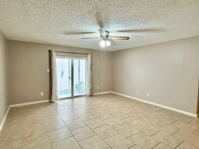 Building Photo - 3BED/2BATH Home For Rent Near Steubing Ranch! Available Now!