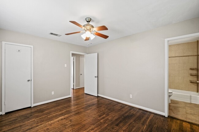Building Photo - 8729 Dunlap St
