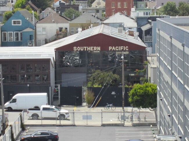 Building Photo - Mission District: Top Floor Loft w/ Roof Deck, Parking & W/D in unit