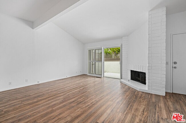 Building Photo - 17114 Palisades Cir