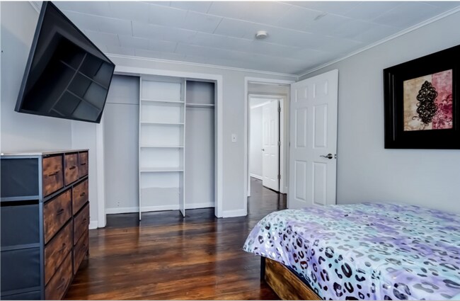 Building Photo - 138 Cherry Rd