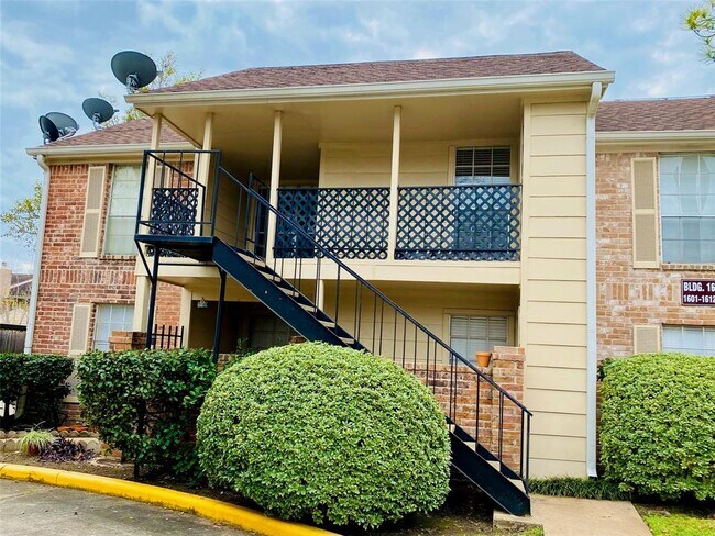 Building Photo - 2800 Jeanetta St