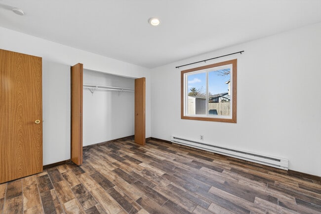 Building Photo - 1142 Ohio Ct