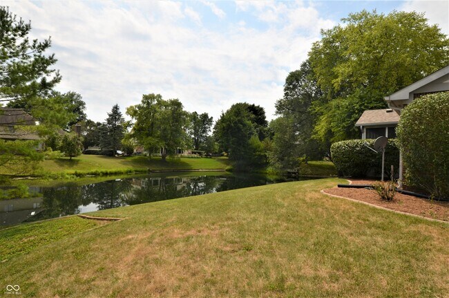 Building Photo - 1351 Woodpond N Roundabout