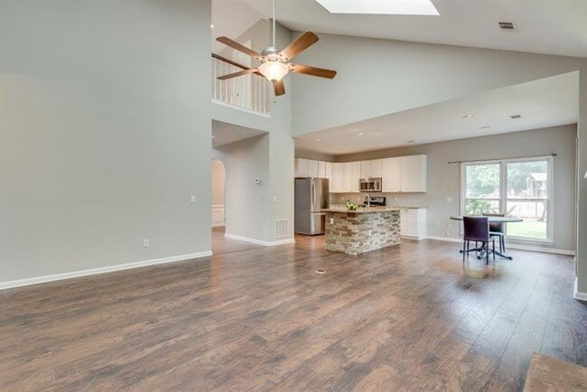 Building Photo - 6515 Fairgreen Dr