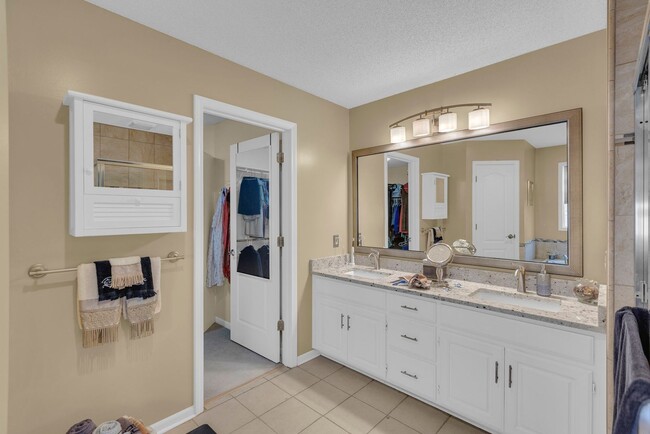 Building Photo - Wonderful 4 Bedroom Home in Palisades Park