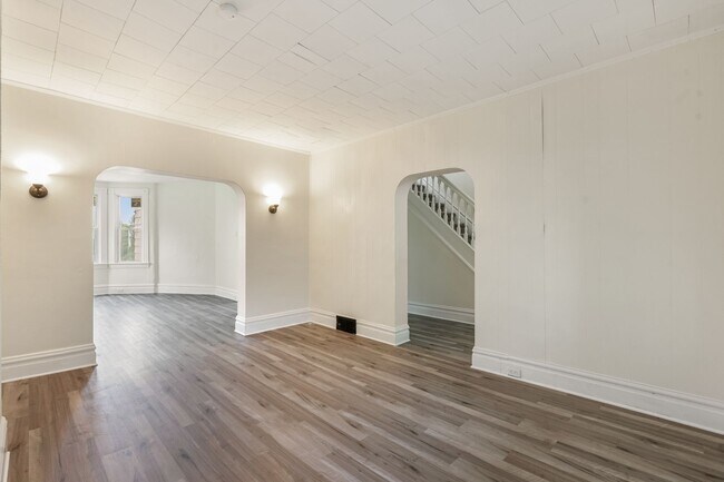 Building Photo - Spacious 4 Bed, 1 Bath Home w/ Bonus Rooms, Off-Street Parking - Available Now in Sheraden!