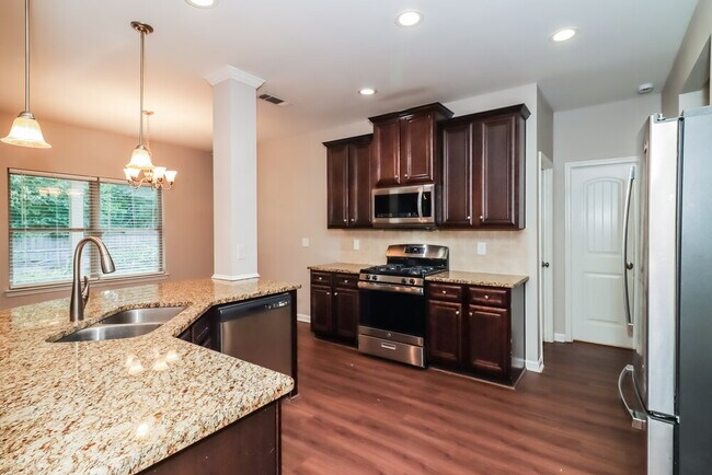 Building Photo - 212 Cleburne Pl