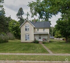 Building Photo - 2 Bedroom, 1 Bathroom Duplex