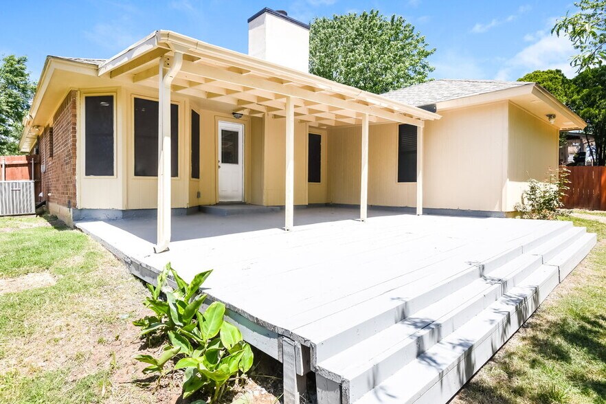 Building Photo - 629 Ozark Ave