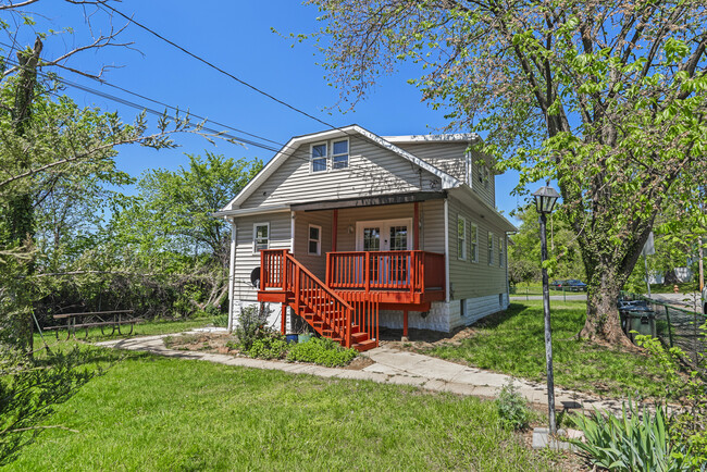 Building Photo - 3901 Coolidge Ave