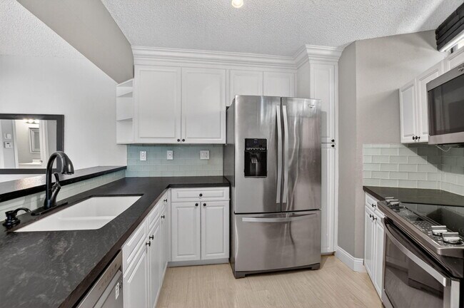 Building Photo - 8099 Severn Dr