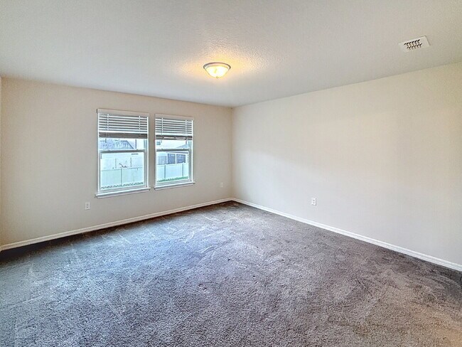 Building Photo - 30561 Gilbern Rd
