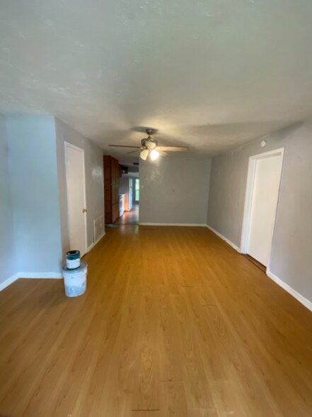 Building Photo - 810 W Day St