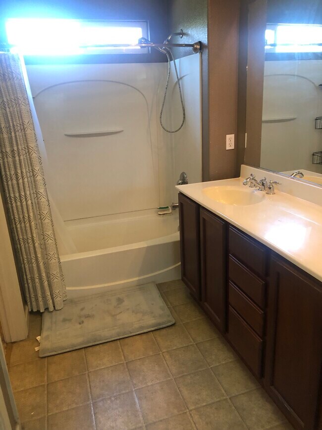 Building Photo - 10640 Siskiyou Ln