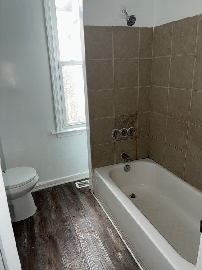 Building Photo - 1633 Westwood Ave