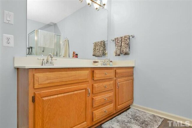 Building Photo - Ranch Home Available - Walk to Downtown Wake Forest!