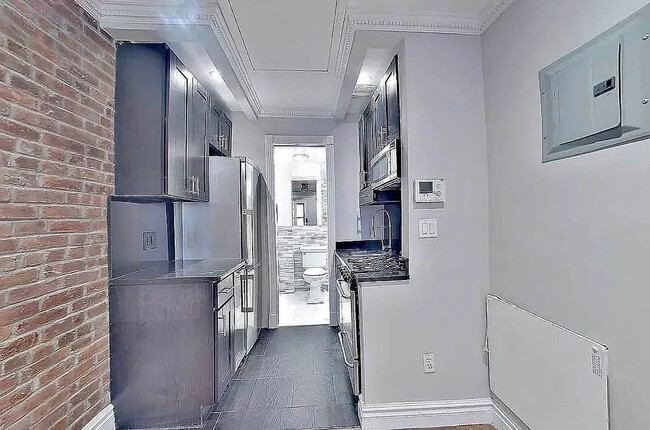 Building Photo - 345 W 53rd St