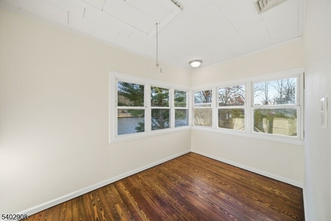 Building Photo - 75 Lakeview Terrace