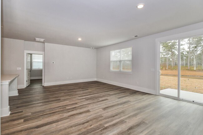 Building Photo - $1500 Off 1st Month's Rent - 4 Bdrm/2.5 Bath, Beautiful Home in Rolling Hills