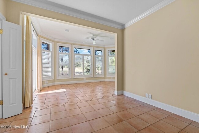 Building Photo - 50 Oak Meadow Rd