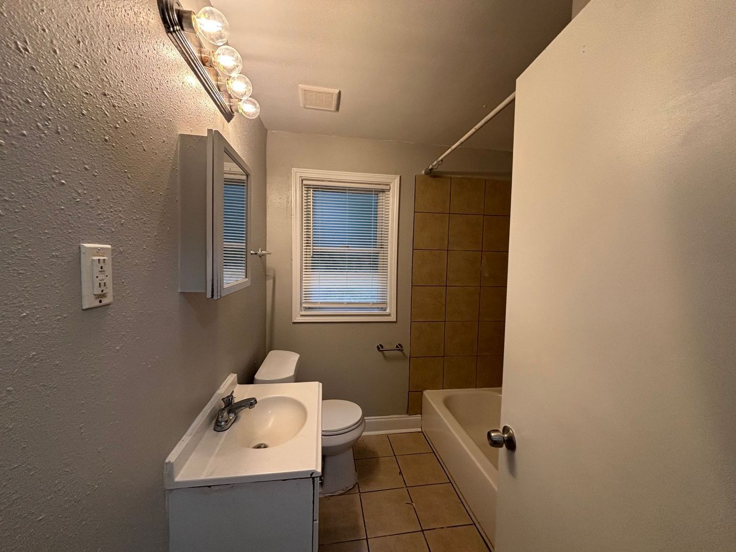 Building Photo - 3159 St Charles Dr