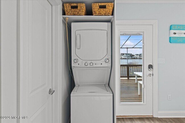 Building Photo - 106 Makin Ave