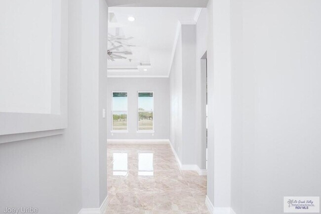 Building Photo - 1434 White Oak Dr