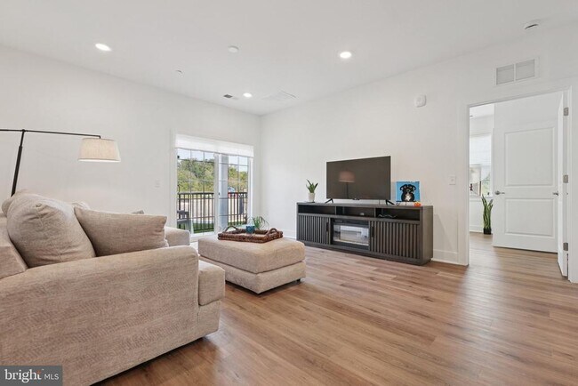 Building Photo - 5104 Mary Ashby Wy