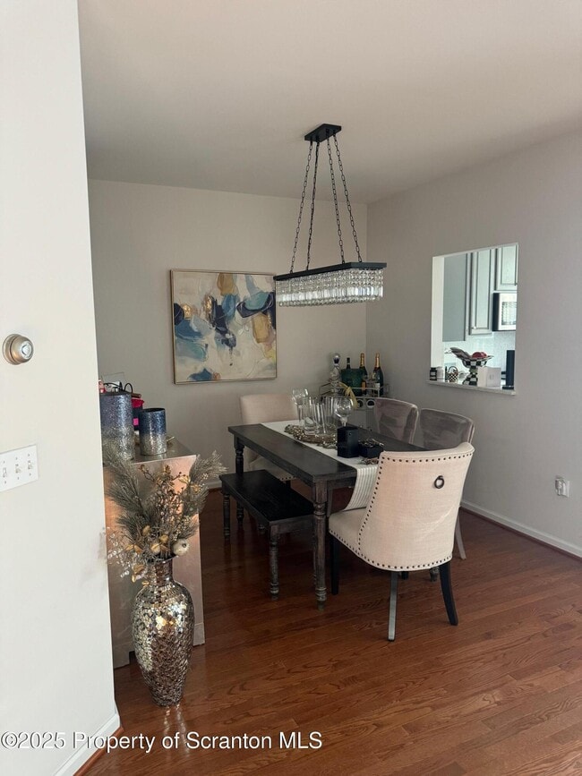 Building Photo - 803 Ohenry Close Sec 1