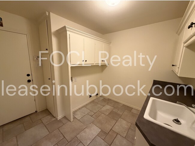 Building Photo - 3/2/2 - Garden Home