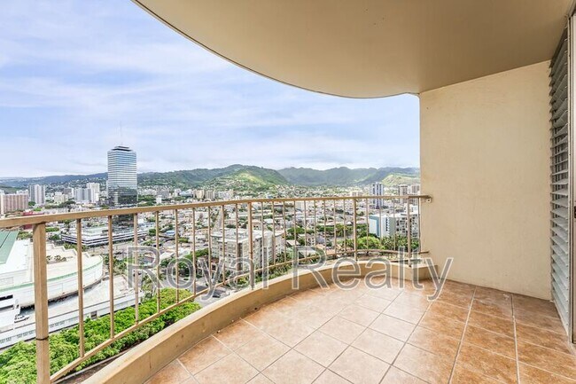 Building Photo - 1717 Ala Wai Blvd