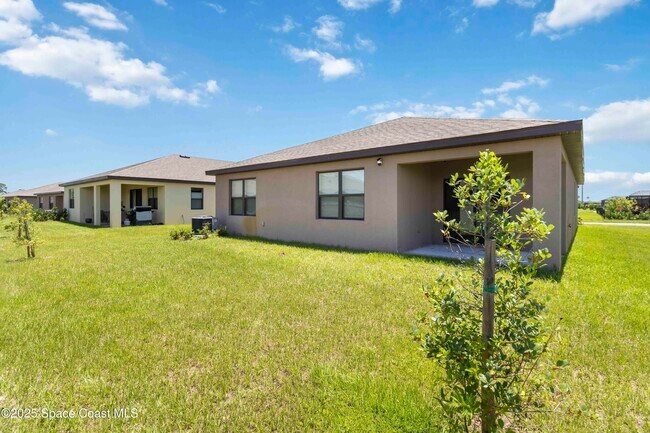 Building Photo - 7144 Topaz Dr