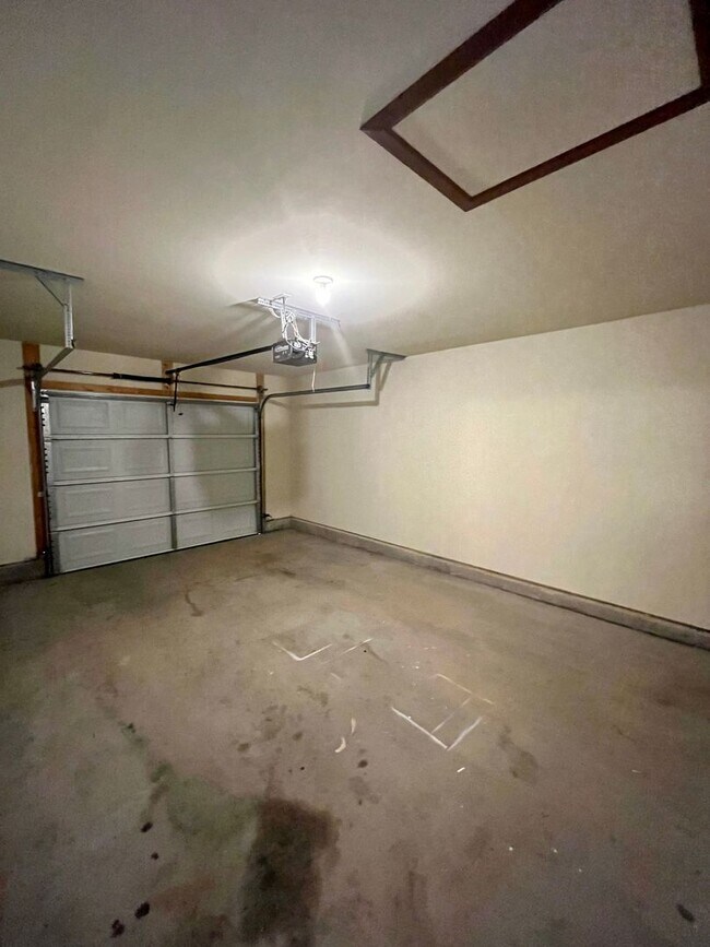 Building Photo - All Inclusive Duplex - 3 Bedroom; 2 Bathroom