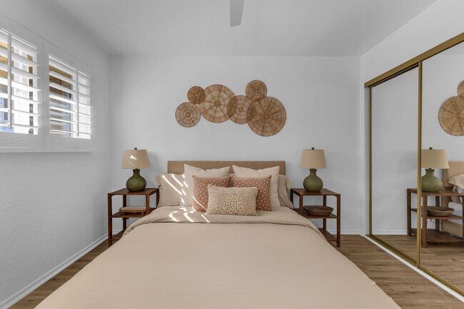 Building Photo - 72601 Edgehill Dr