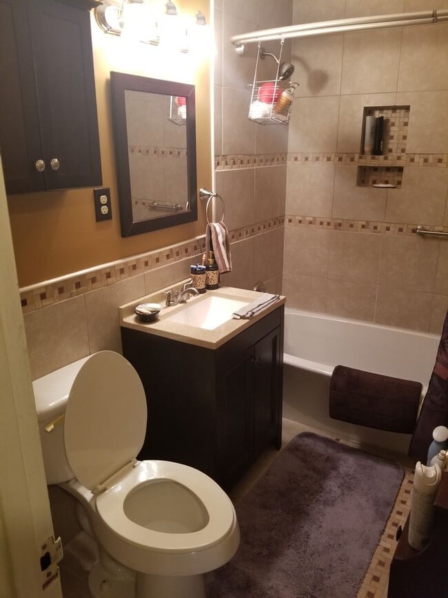 Building Photo - 126 Nelson Dr