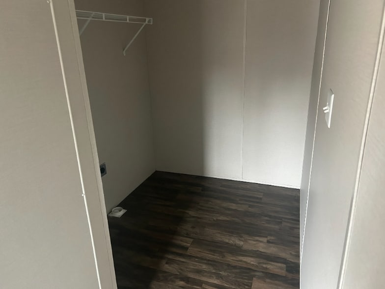 Building Photo - 636 Sweet Pea Ln