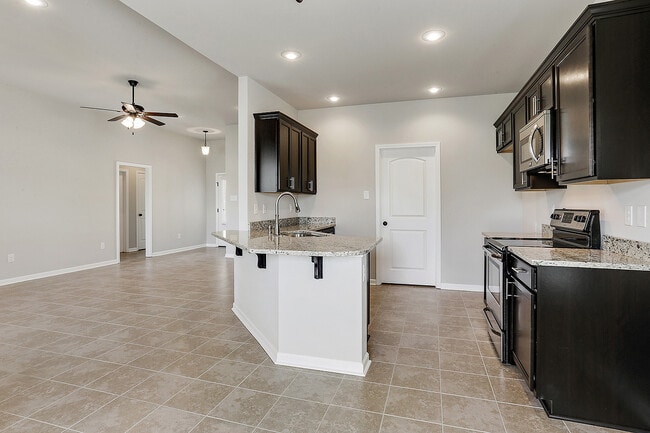 Building Photo - 18322 Sunset Park Dr