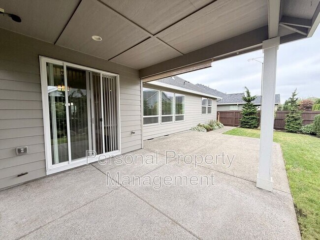 Building Photo - 5604 NE 133rd St