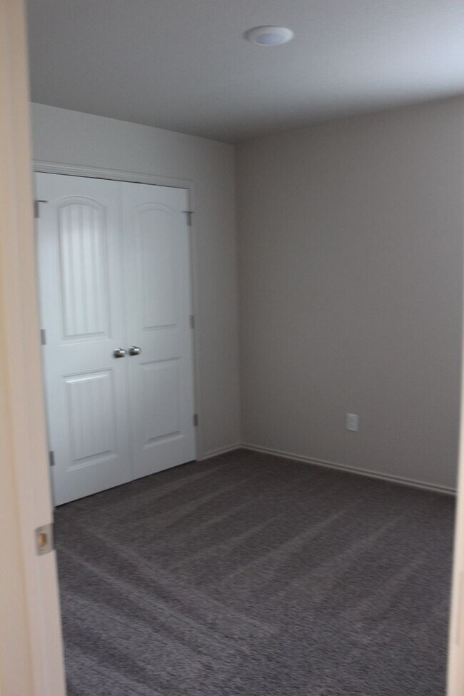 Building Photo - 2420 FM 1113