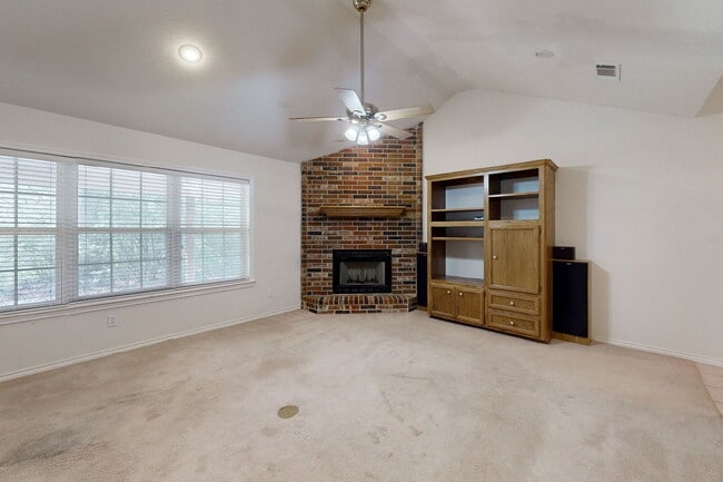 Building Photo - Charming Countryside 2-Bed Oasis with Cozy Fireplace on Clay Pit Road