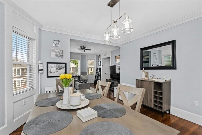 Building Photo - 35 S Munroe Terrace