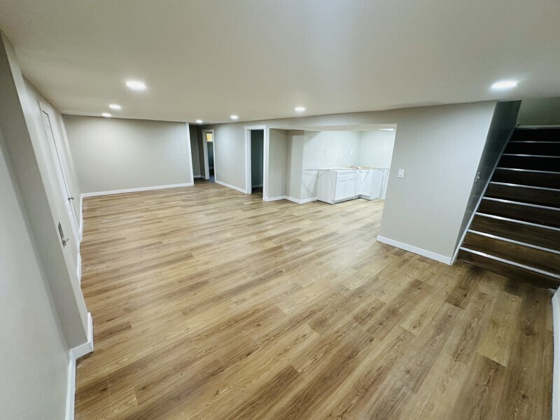 Building Photo - 19 E 1300 S