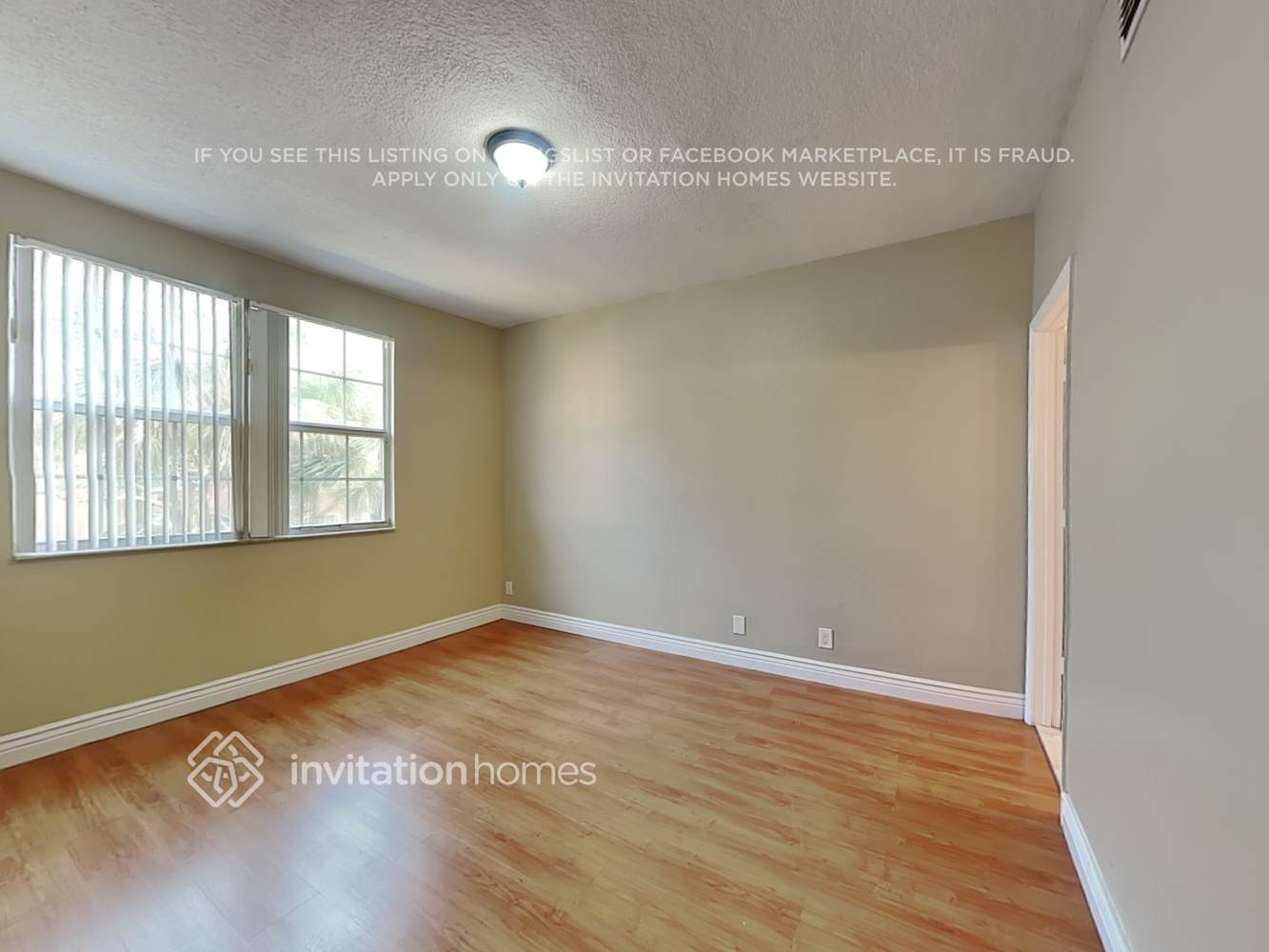 Building Photo - 1392 Coronado Rd