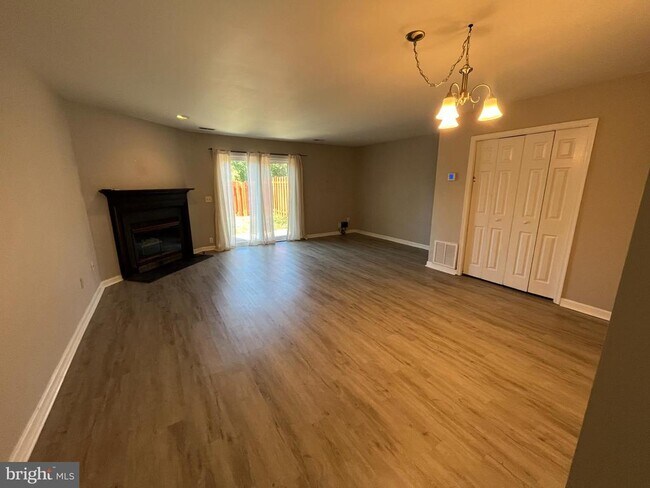 Building Photo - 10606 Greta Lynn Ct