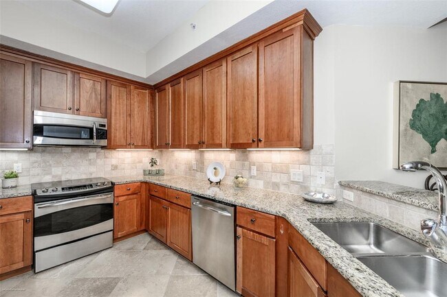 Building Photo - 10521 Amberjack Way