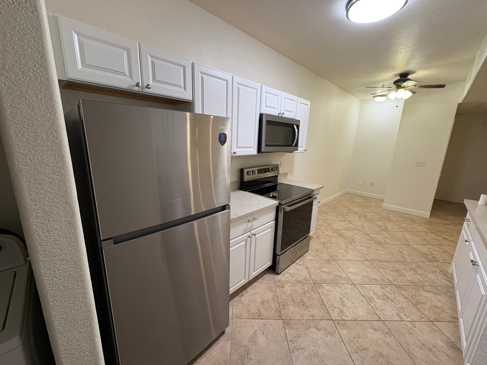 Building Photo - 24909 Madison Ave